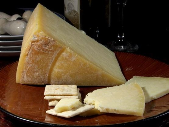 Beacon Fell Traditional Lancashire cheese PDO