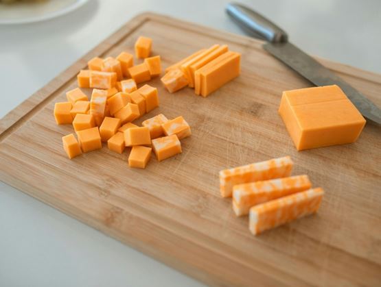 gouda in cubes